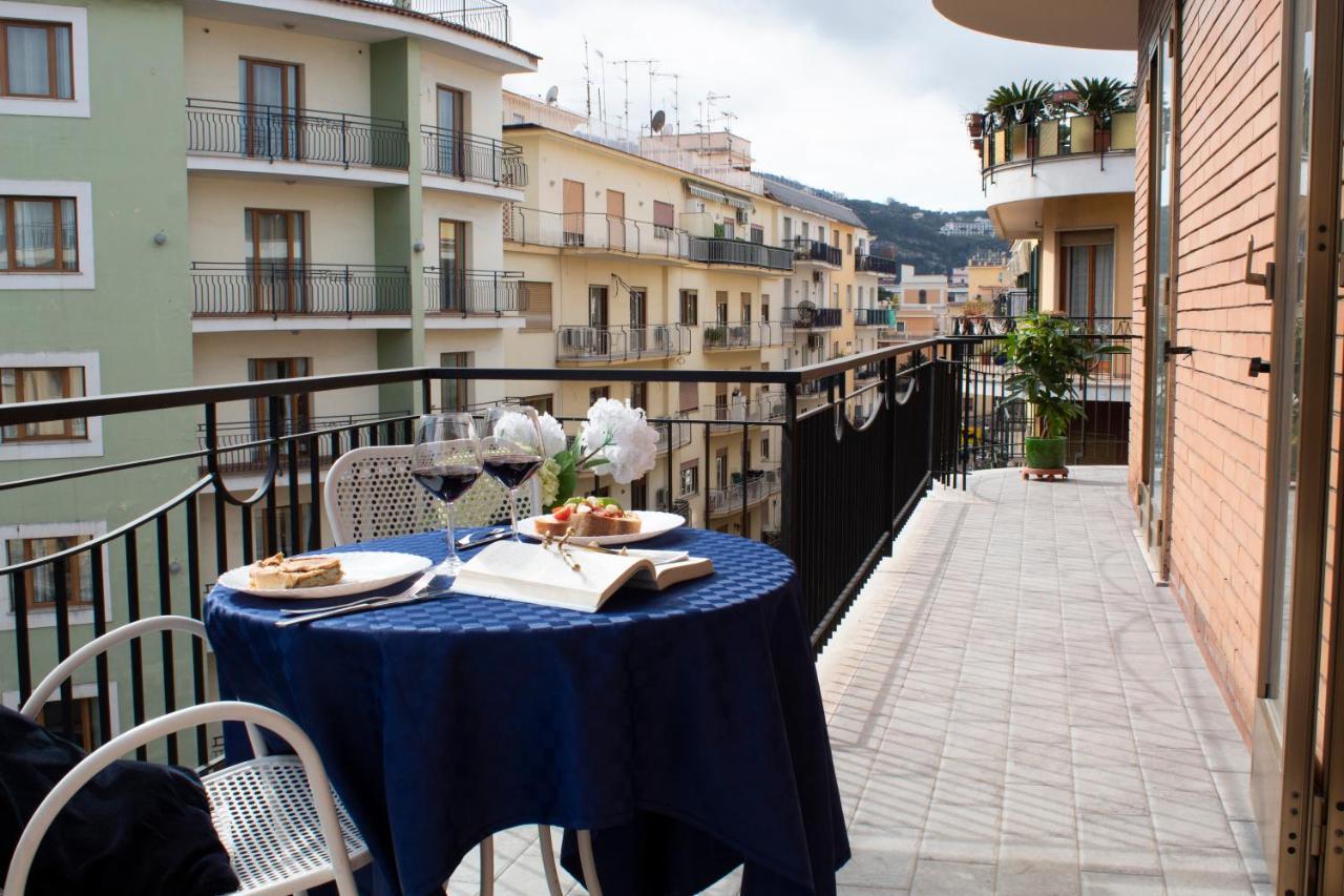 Casa Derosa In Sorrento Centro Apartment Exterior photo